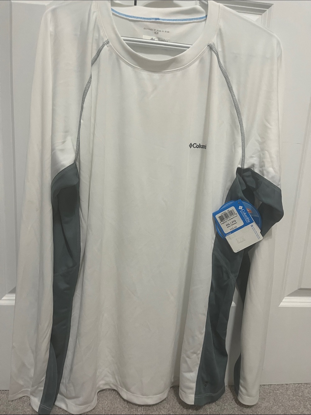 Columbia White & Gray Men's Long-Sleeve Swim Rash Guard